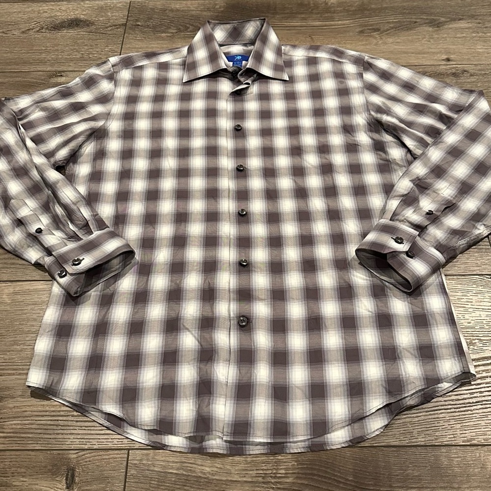 Men's Egara Gray And White Long‎ Sleeve Plaid Button Down Size Medium